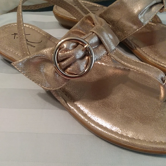 Kim Rogers Amy Slingback Thong Metallic Sandals 8M - Picture 10 of 16